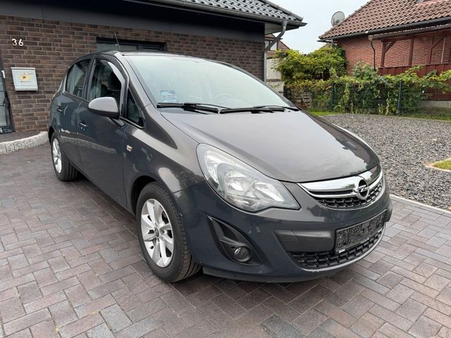 Opel Corsa D 1,2 Edition 8-Fach bereift