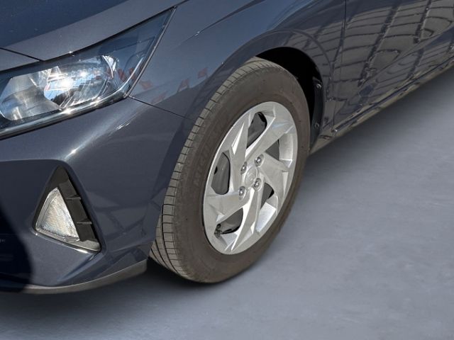 Fahrzeugabbildung Hyundai i20 Essential 1.2 +CARPLAY+TEMPOMAT+SHZ+RFK+KLIM