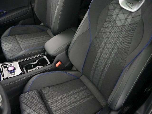 Tiguan R-LINE TDI DSG+AHK+NAVI+SCHIEBEDACH+LED M