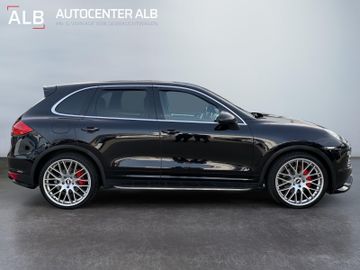 Porsche Cayenne - 6