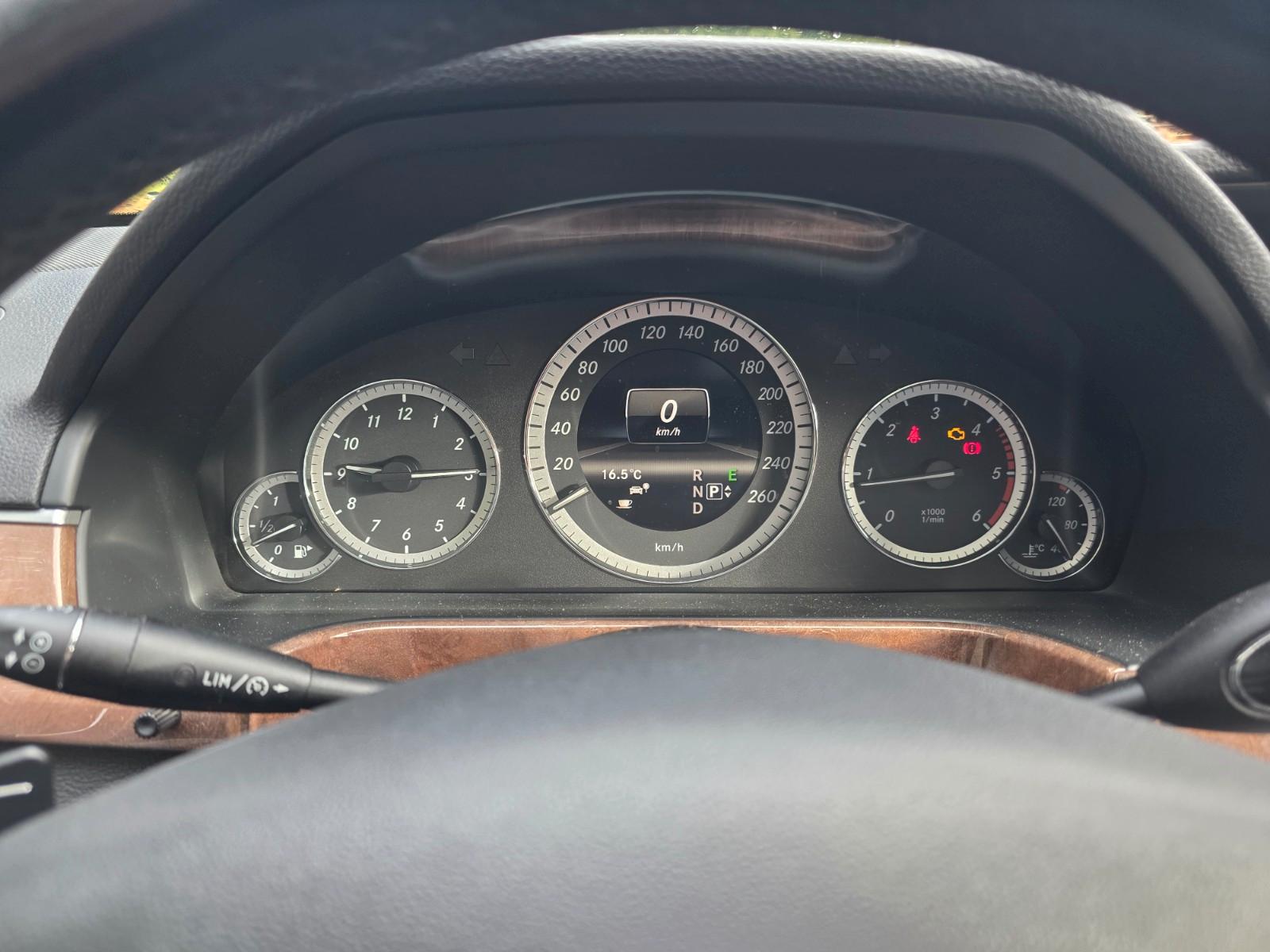 Mercedes-Benz E250 2012 — photo 16