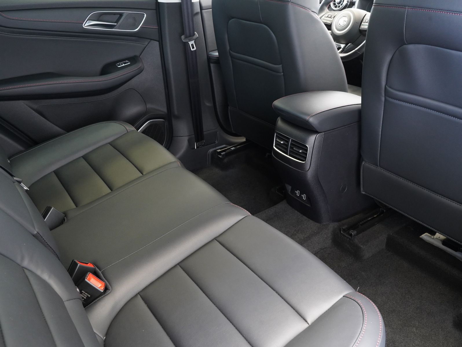Fahrzeugabbildung MG EHS Hybrid Luxury PHEV LEDER/NAVI/ACC/BSM/KAMERA