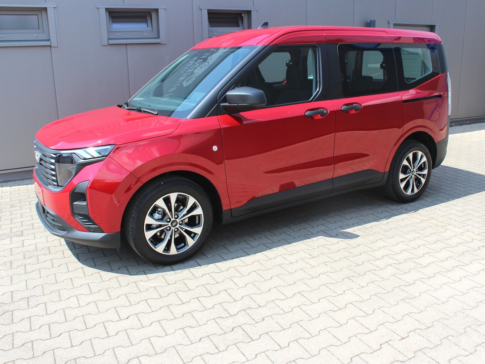 Fahrzeugabbildung Ford Tourneo Courier Trend
