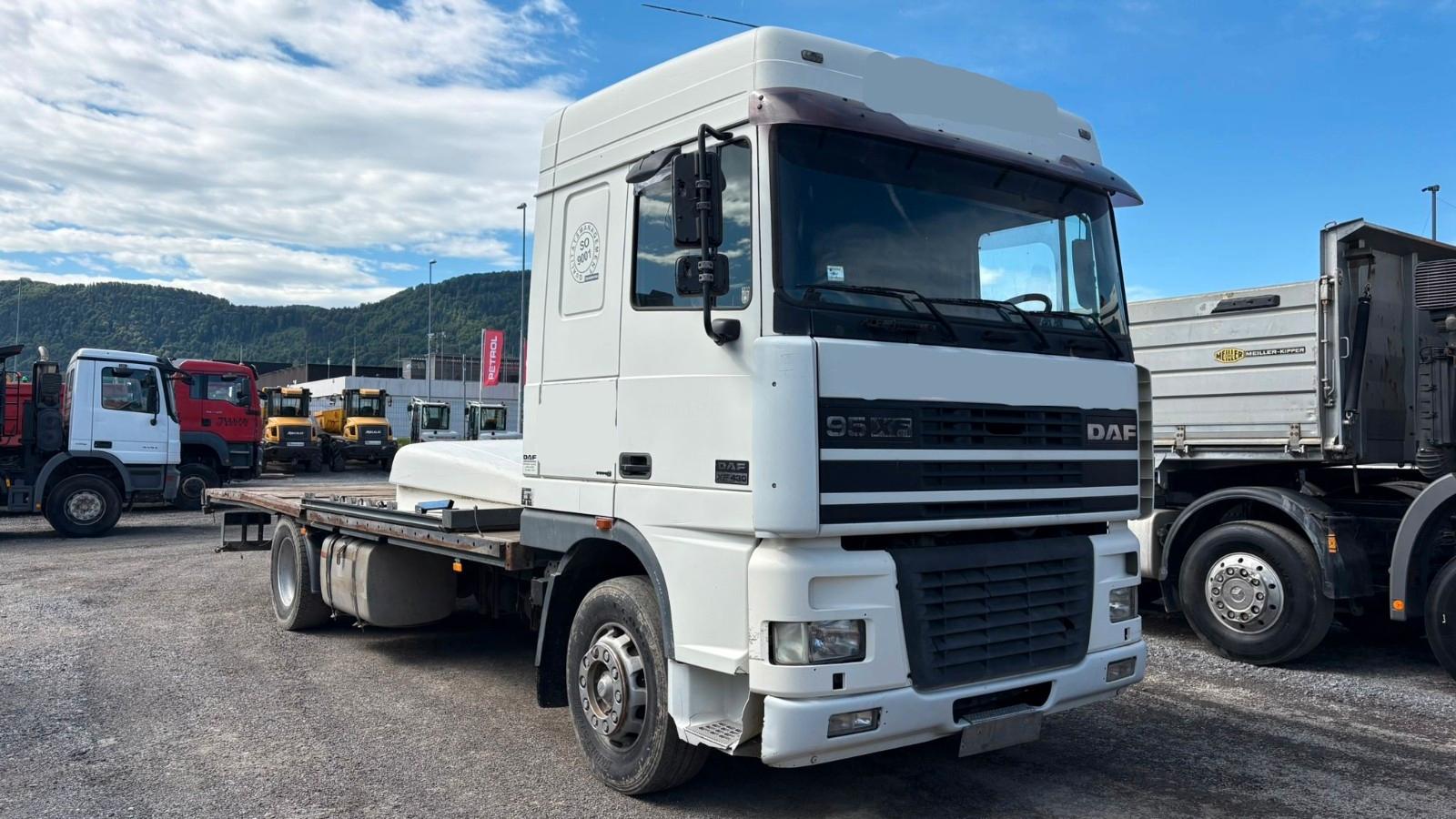 DAF 95.430 4X2 STAKE BODY