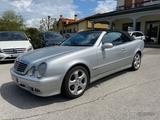 Mercedes-Benz Mercedes-benz CLK 200 Kompr. TPS cat Cabrio Avan - graue Mercedes-Benz CLK 200