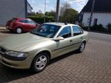 Opels Vectra Automatik - Opel Vectra aus 1996