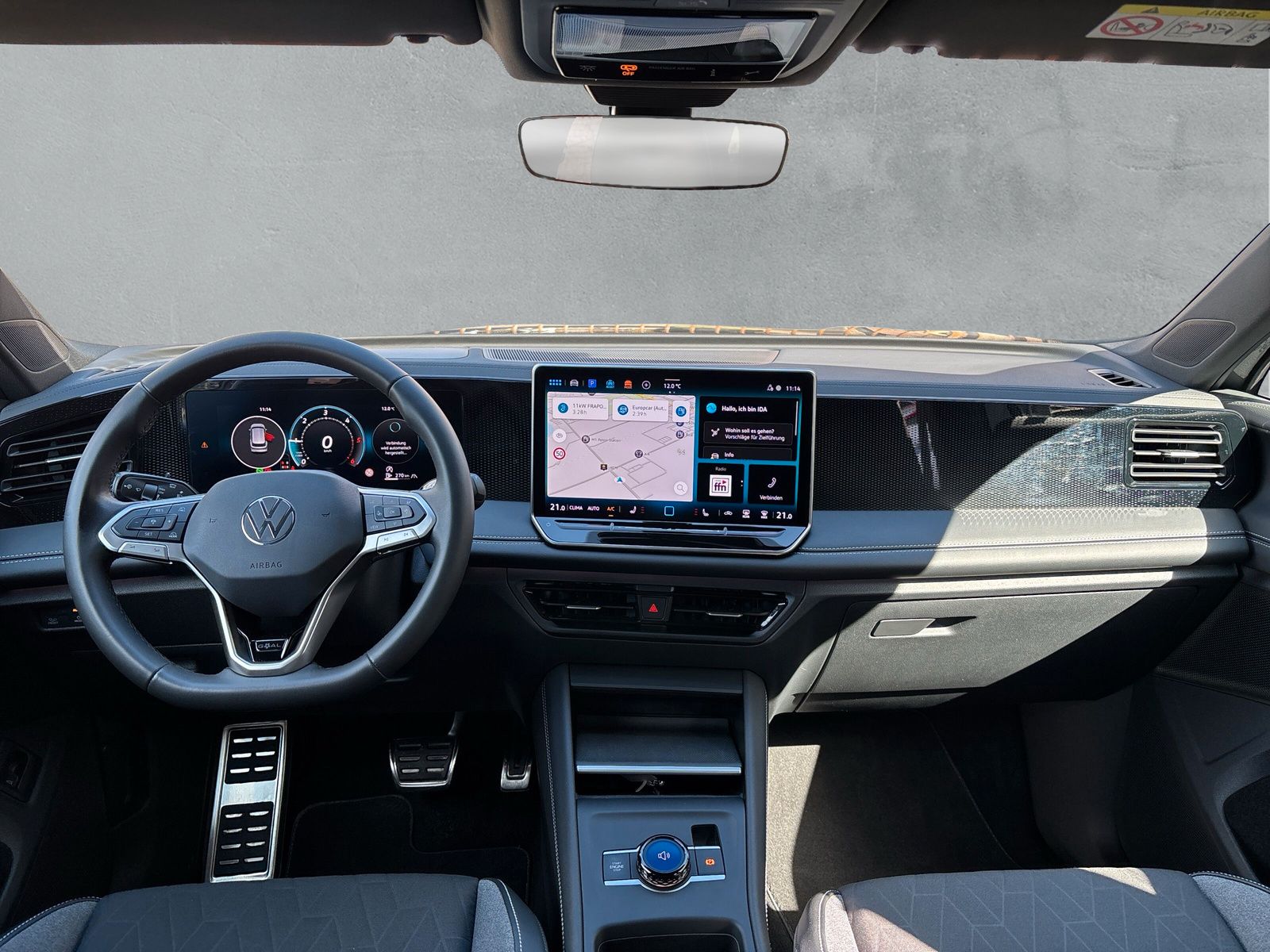 Fahrzeugabbildung Volkswagen Tiguan 2.0 TDI Life HuD AHK Keyless IQ-Light