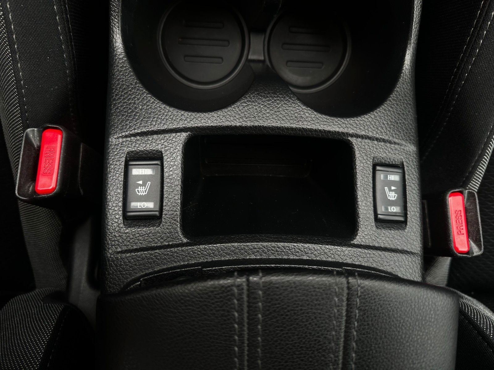 Fahrzeugabbildung Nissan Qashqai AHK / beh. FS/ Navigation / Alu