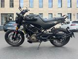 Husqvarna 401 Svartpilen