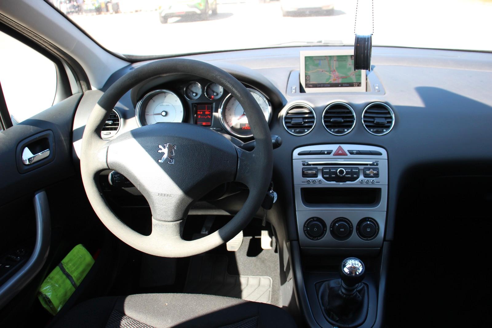 Peugeot 308 2010 — photo 7