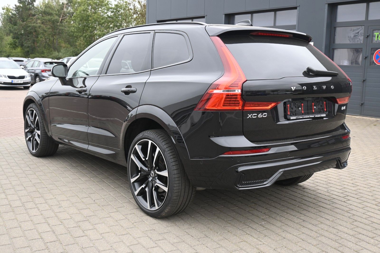 Fahrzeugabbildung Volvo XC60 B4 D AWD Ultimate Dark*STDHZG*360°*ACC*AHK