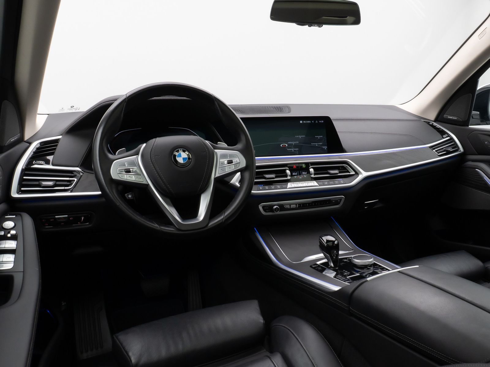 Fahrzeugabbildung BMW X7 xD40d  Panorama Kamera HUD DAB H/K SoftCl AHK