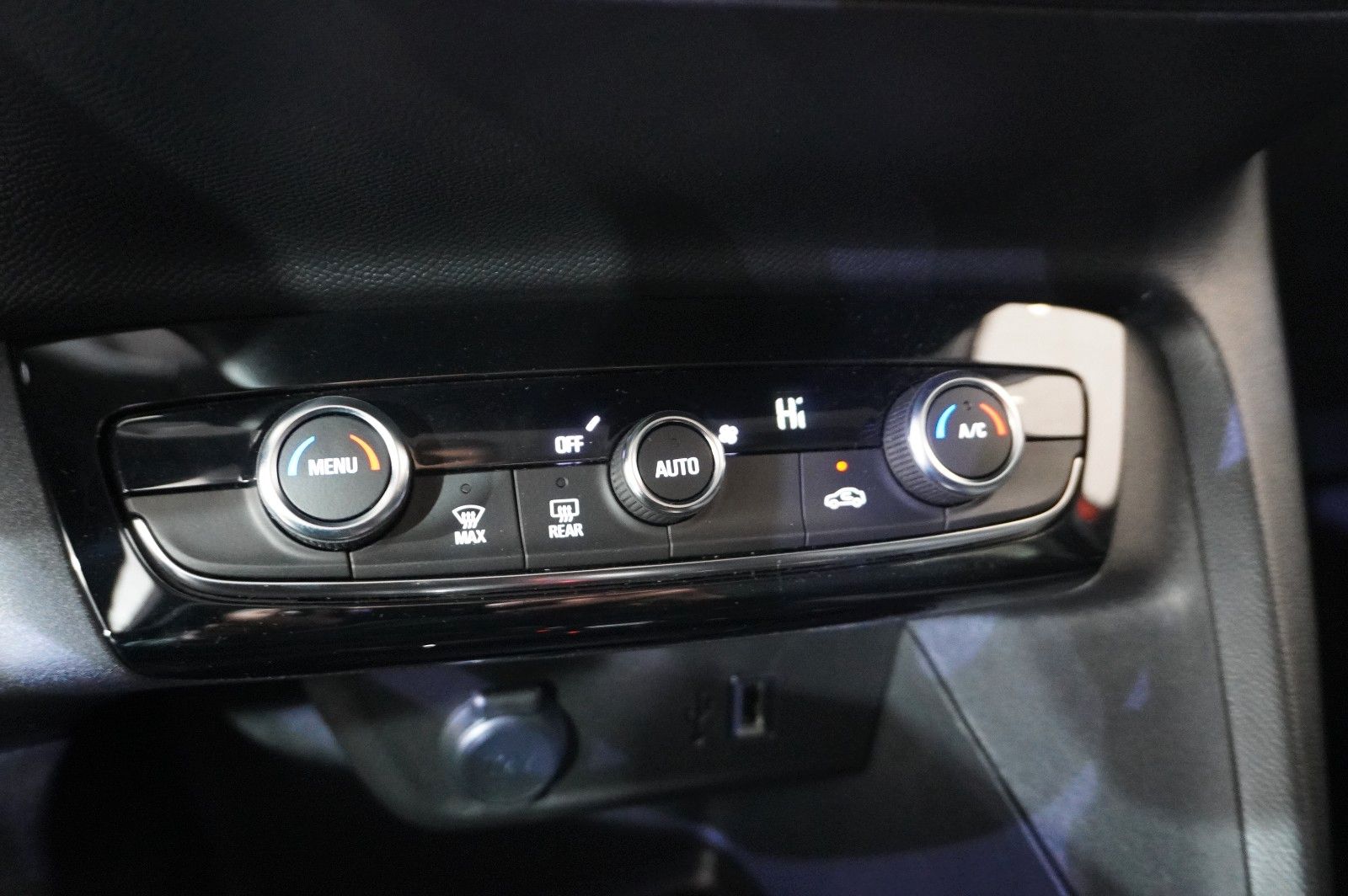 Fahrzeugabbildung Opel Corsa-e F ELEGANCE 3-PHASIG NAVI/LED/KAMERA/DAB+