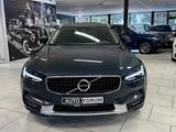 Volvo V90 CC 2.0 D4 AWD AHK LEDER PANO NAVI CAM LED - Volvo V90 Cross Country mit Schiebedach