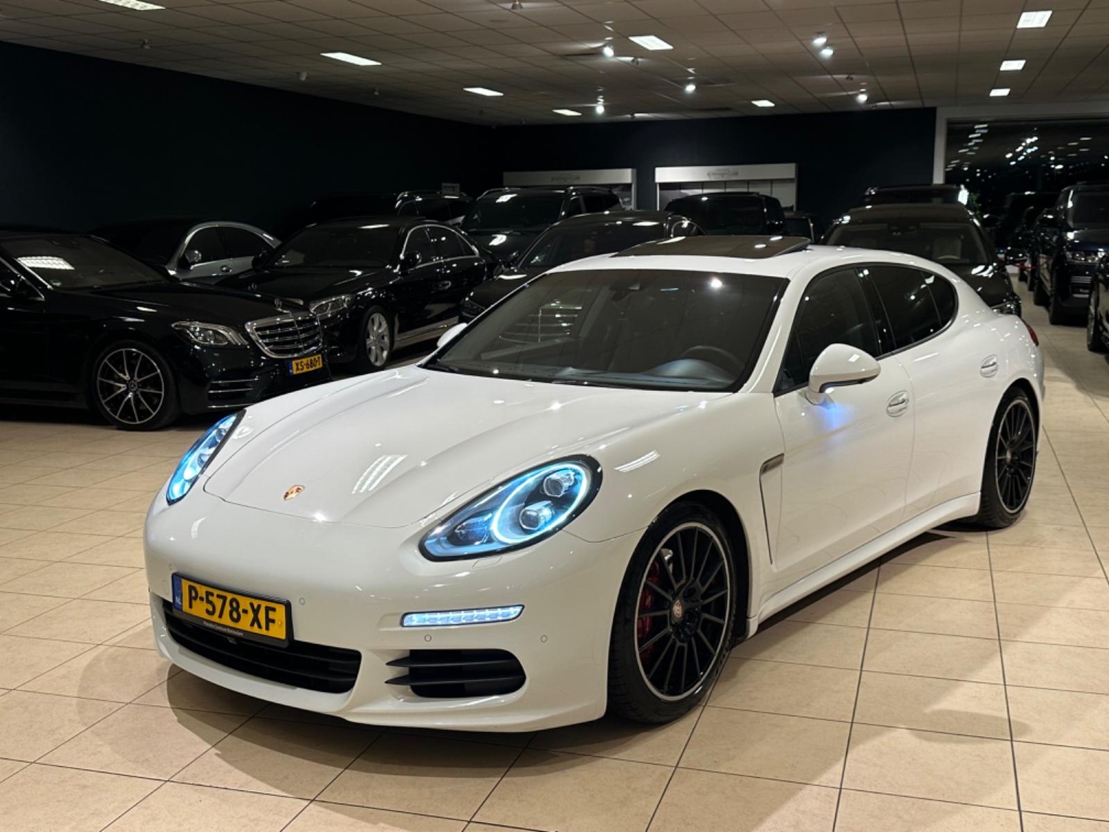 Porsche Panamera 3.0D GTS/3xTV/360/KEYLES/SOFTCLOSE/VOLL