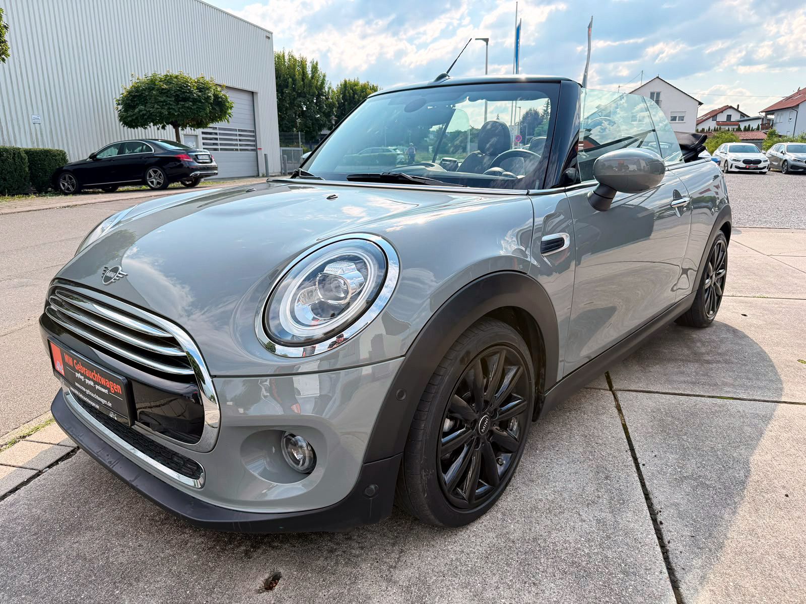 Fahrzeugabbildung MINI Cooper Cabrio Steptr. PDC KAM NAV LED TEMP SHZ