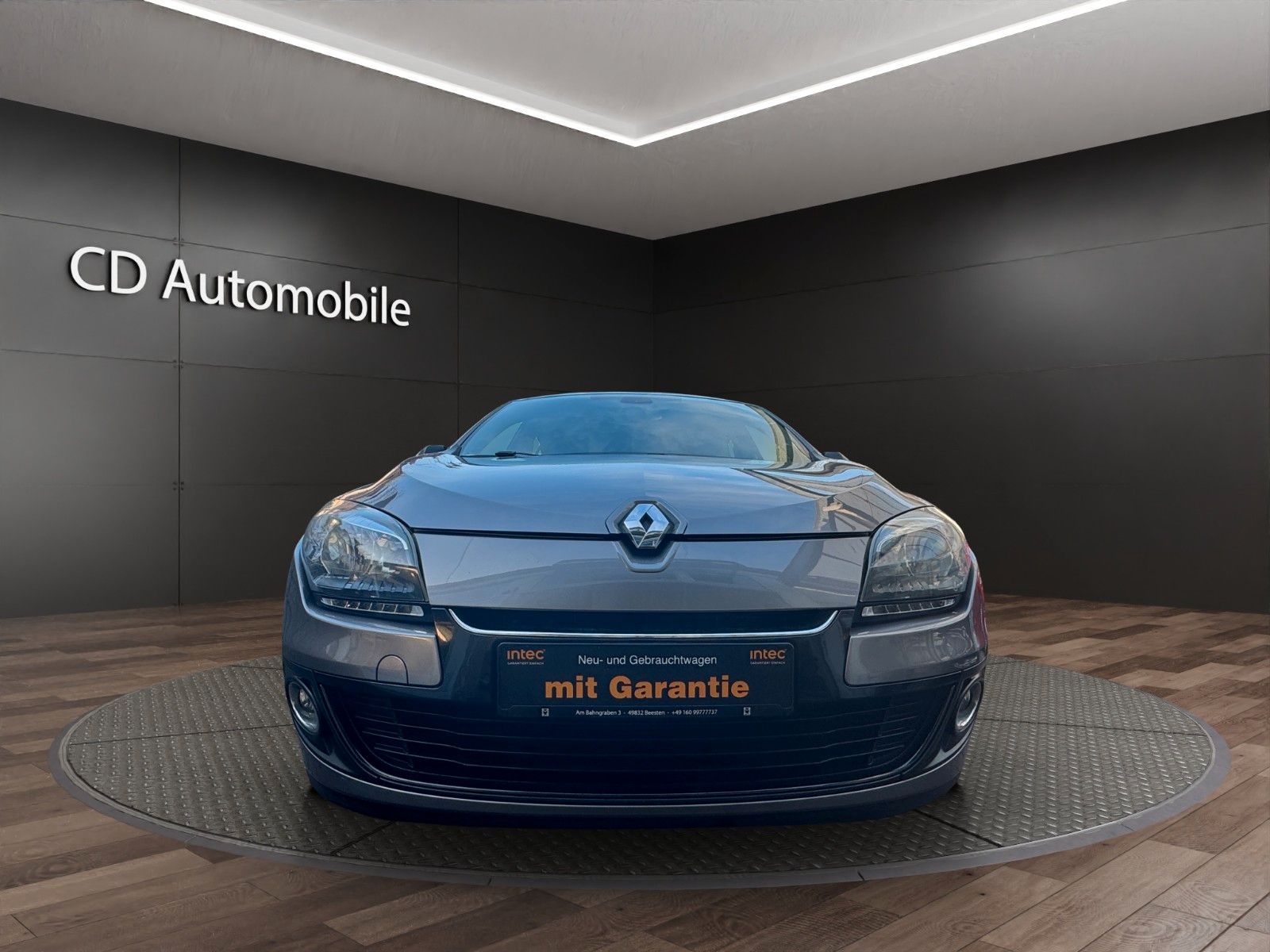 Fahrzeugabbildung Renault Megane III Lim. 5-trg. Paris Klima/Navi/TÜV NEU/