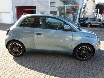 Fiat 500e C Icon, Park Paket, Winter Paket, 17 Zoll