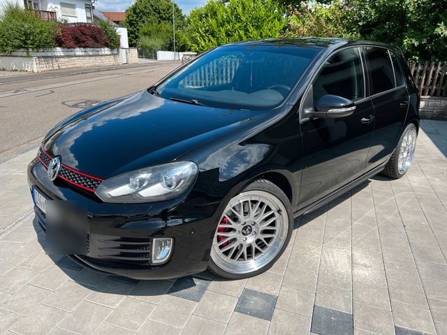 Volkswagen Golf 6 GTI  2. Hand TÜV 07/2026 8Fach bereift