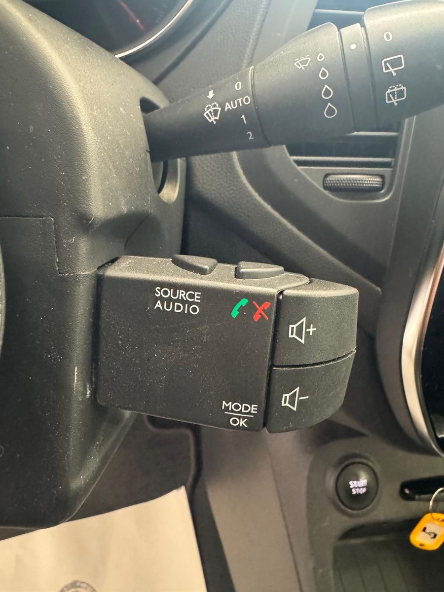 Fahrzeugabbildung Renault Captur Collection / LED / NAVI/KAMERA/SCHECKHEFT