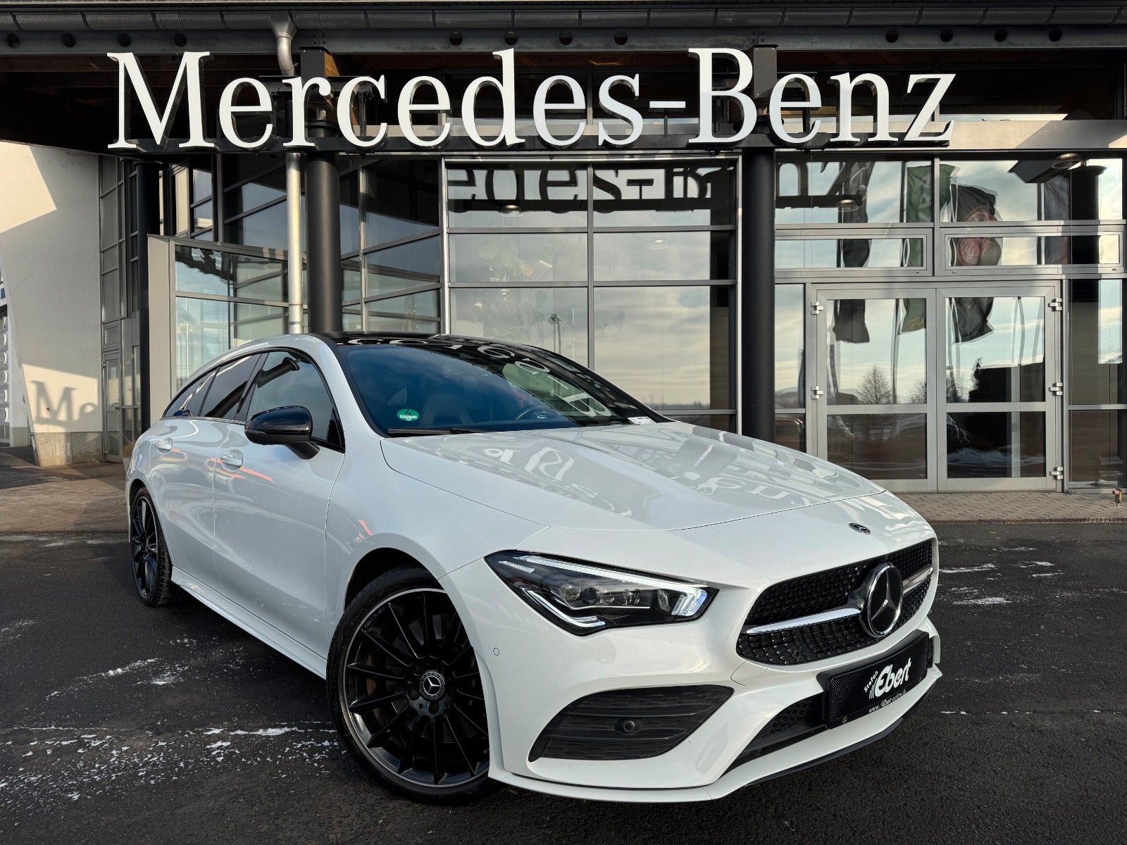 Fahrzeugabbildung Mercedes-Benz CLA 250 4M SB AMG+Pano+AHK+Memory+360+Night