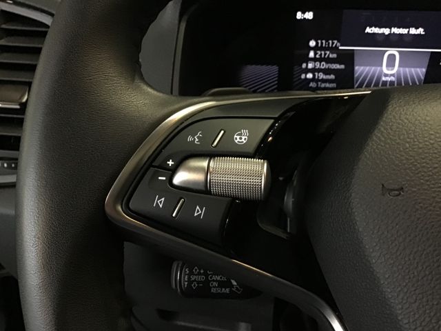 Fahrzeugabbildung Skoda Karoq Selection 1.5 TSI/DSG/ACC/SHZ/SmartLink