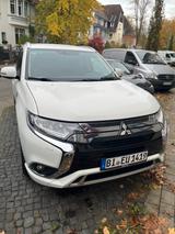 Mitsubishi Outlander 2.4 MIVEC PLUG-IN HYBRID 4WD 