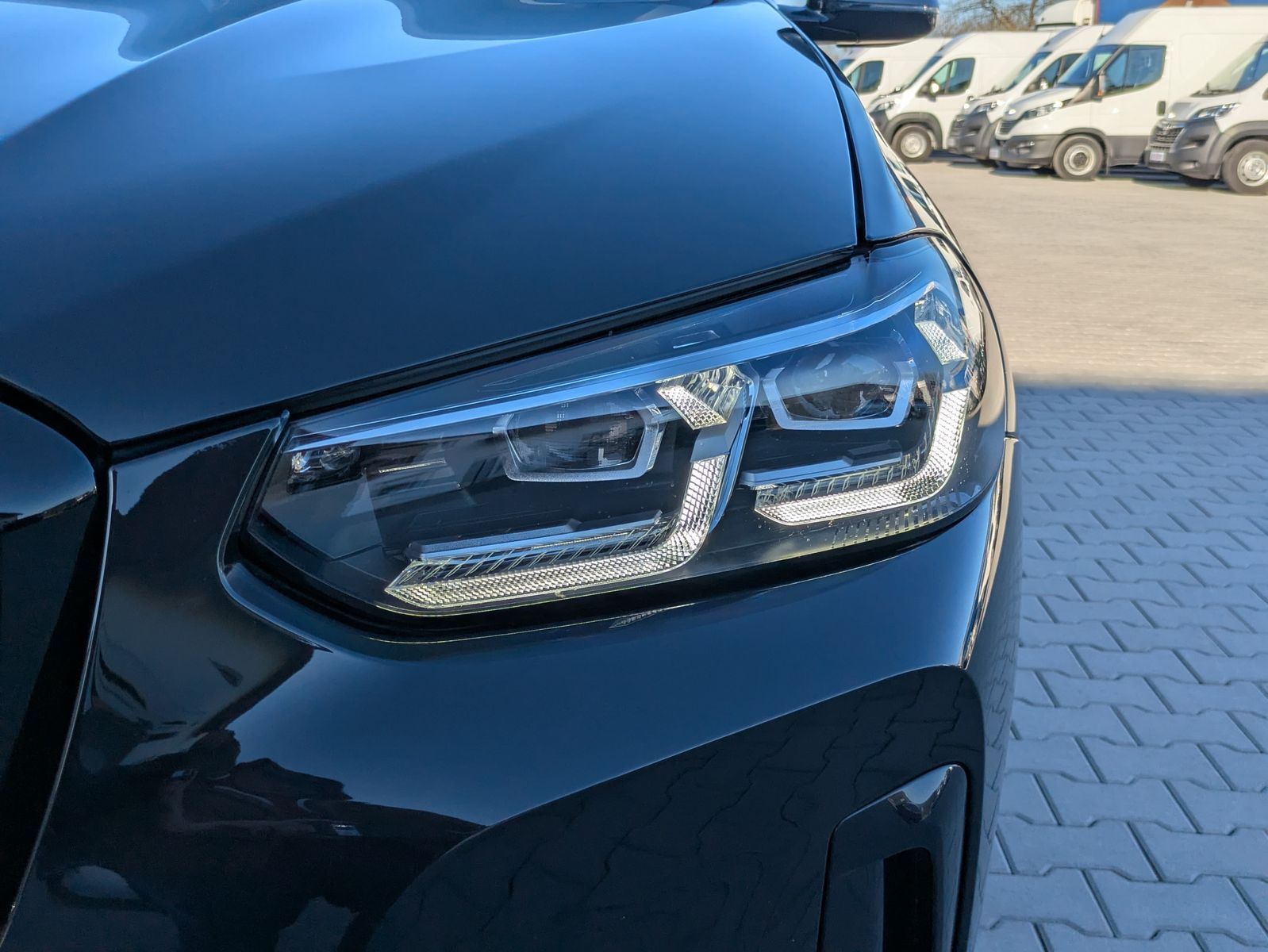 Fahrzeugabbildung BMW X4 xDrive 30 d M-Sport MATRIX*PANO*NAVI PRO*21"