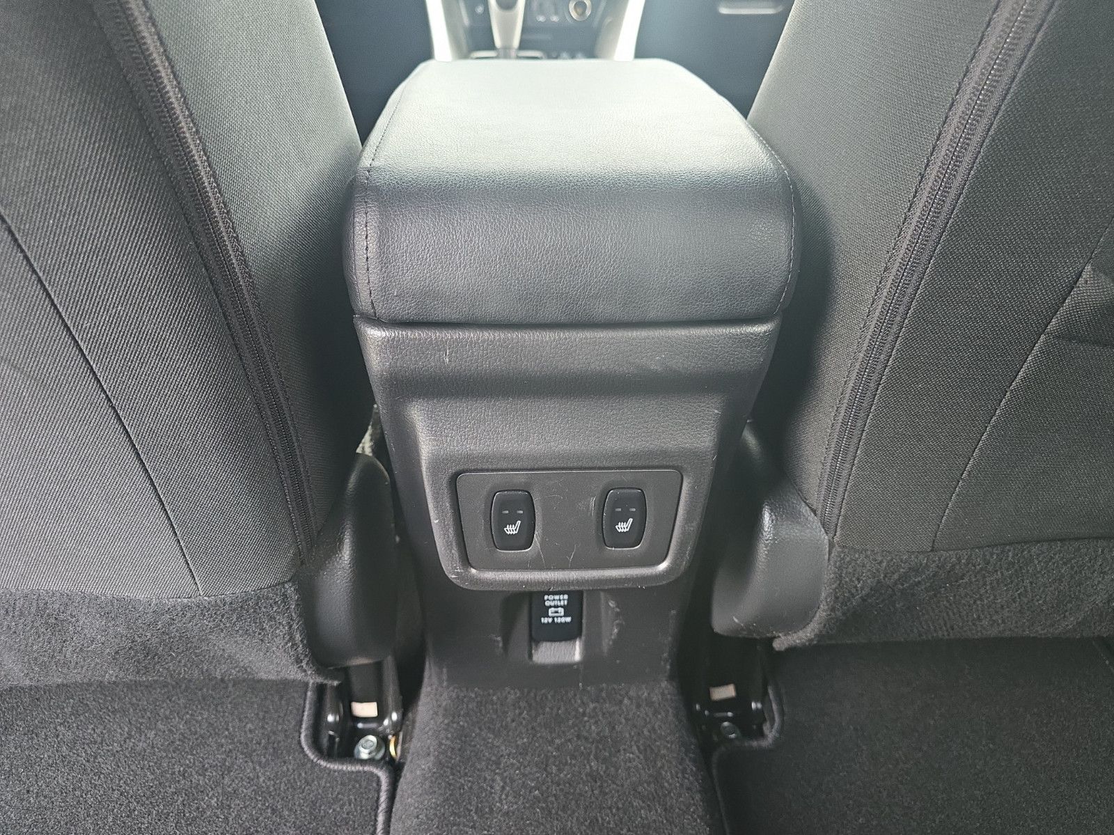 Fahrzeugabbildung Mitsubishi Eclipse Cross Spirit+ 4WD LED SPUR  AHK