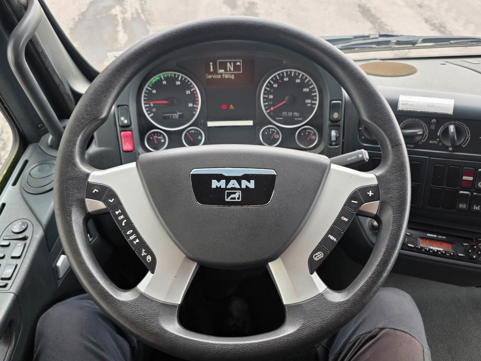 Fahrzeugabbildung MAN TGA 18.360 4x4 BB 3 Sitze Schalter Expedition