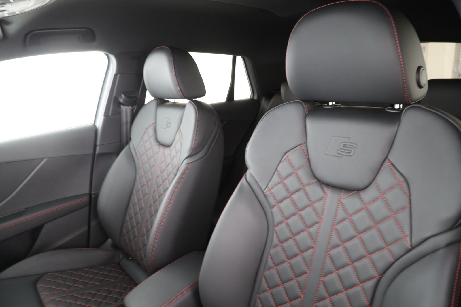 Audi SQ2 - Bild 12