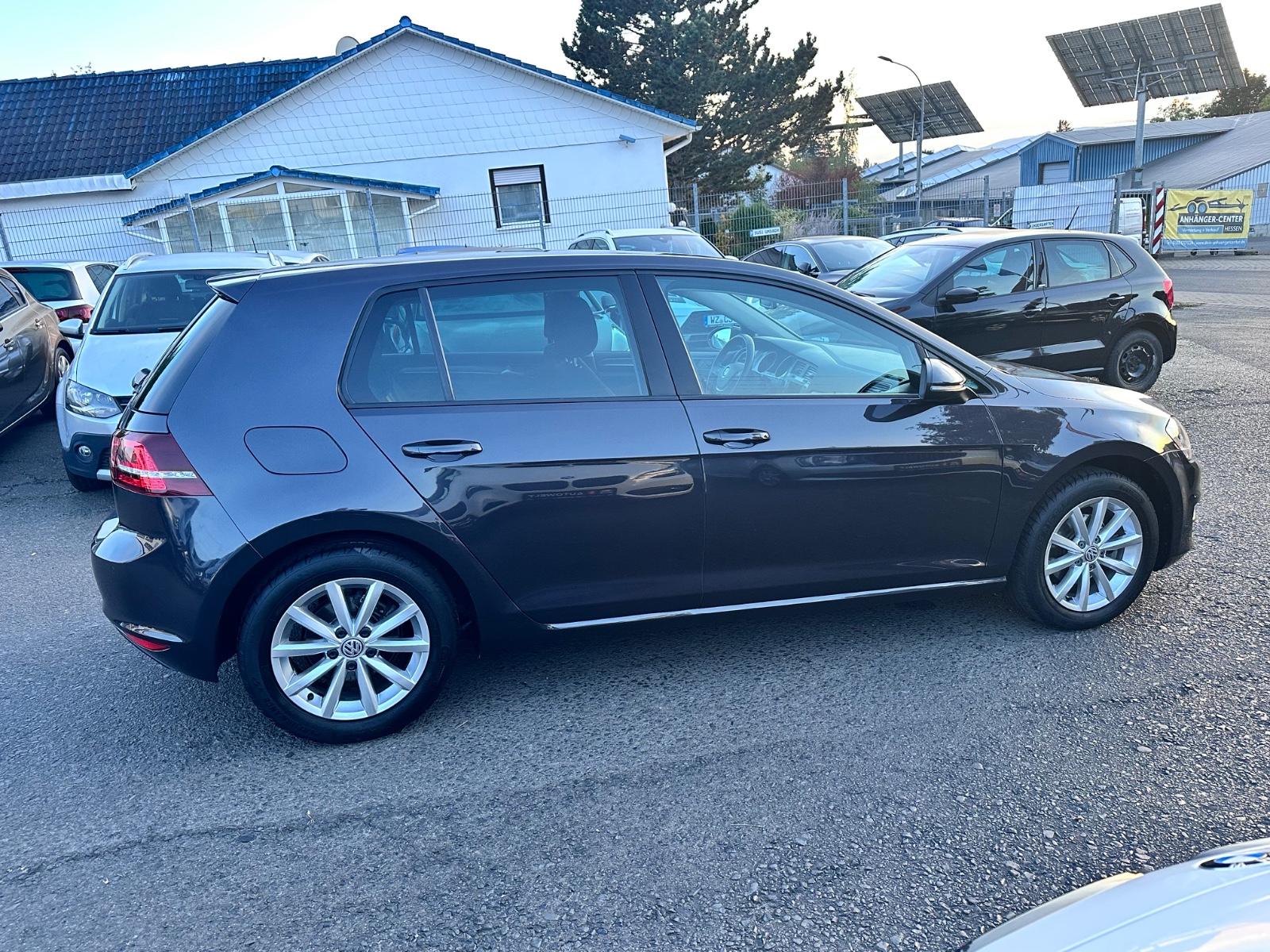 Volkswagen Golf VII Lim. Lounge BMT