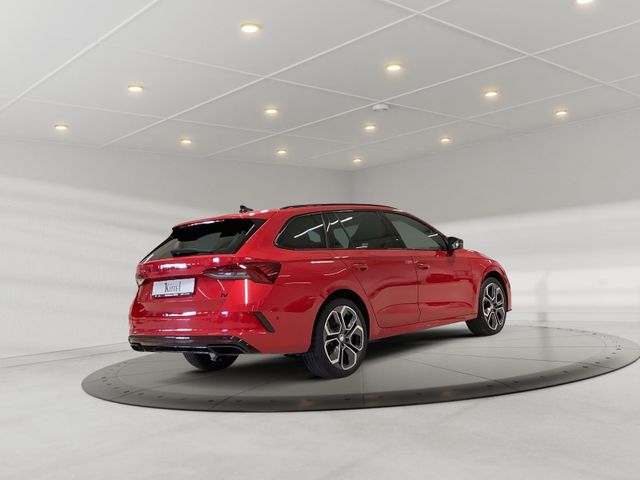 Octavia Škoda Octavia Combi RS iV / pACC MATRIX