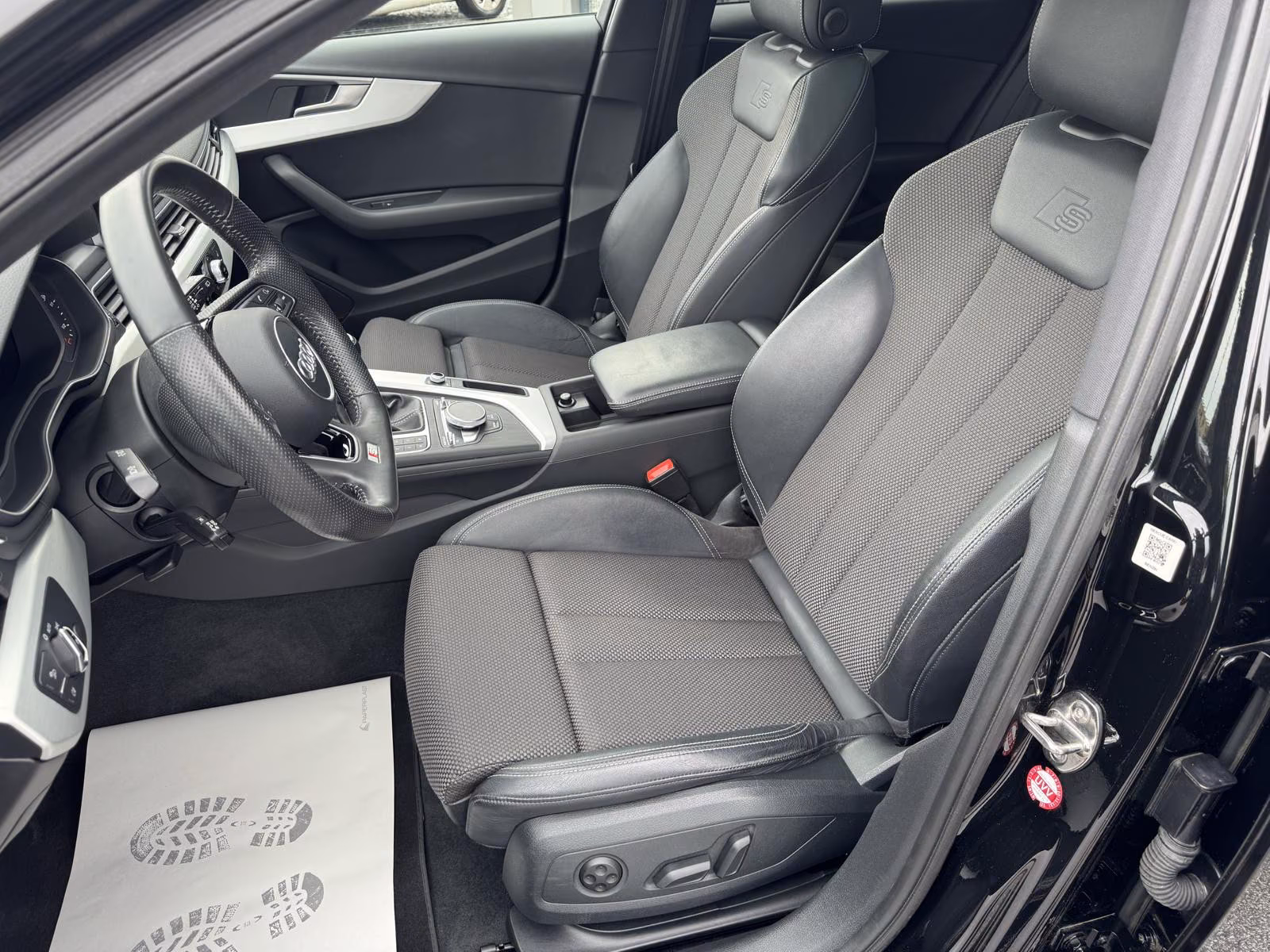 AUDI A4 AVANT 2.0 TFSI 190ch S-LINE BVM Pack sport Toit pano Sièges sport chauffants Historique présent - 2EME MAIN