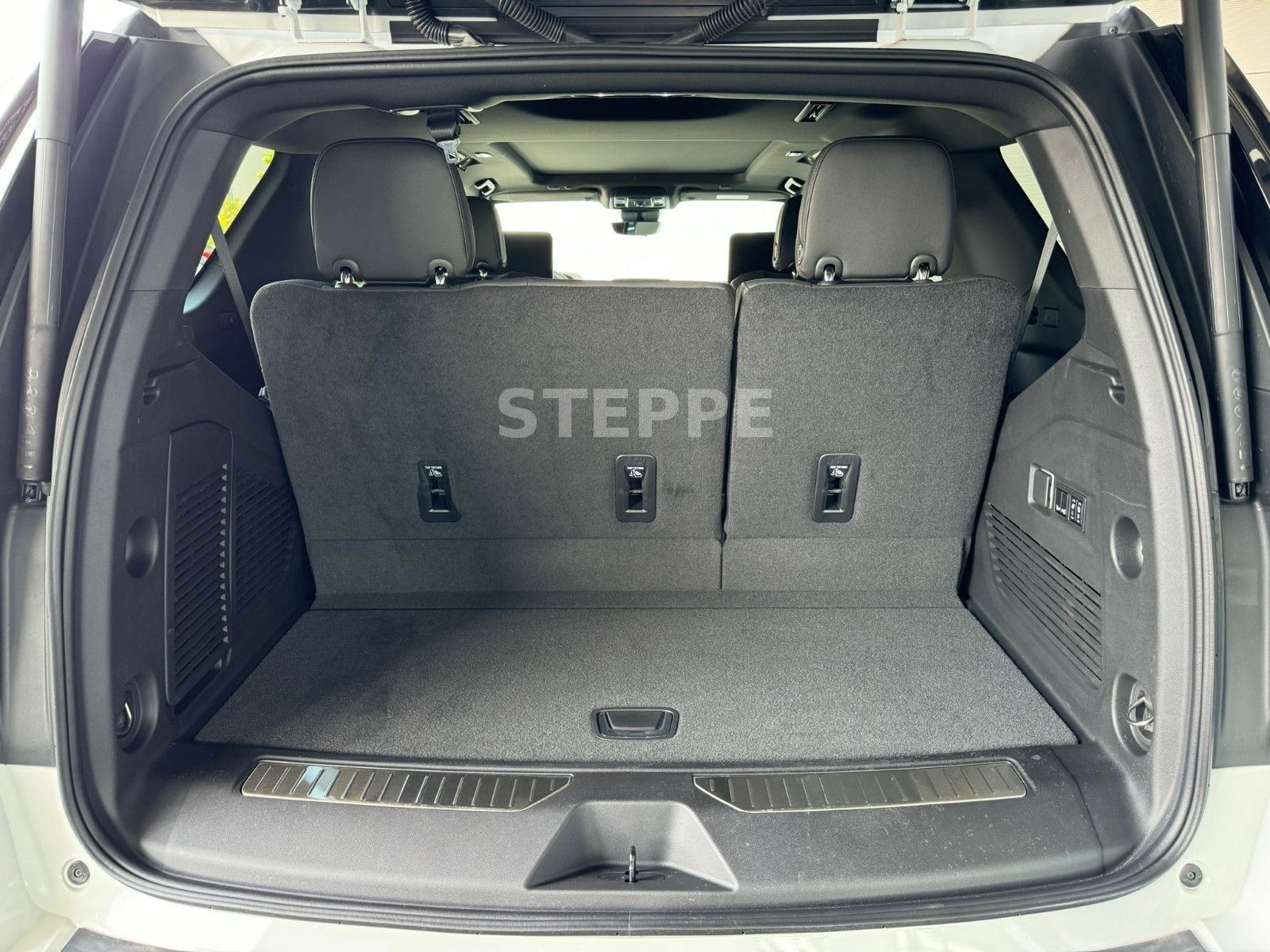 Chevrolet Tahoe 6,2 LPG  High Country AHK  22Alu