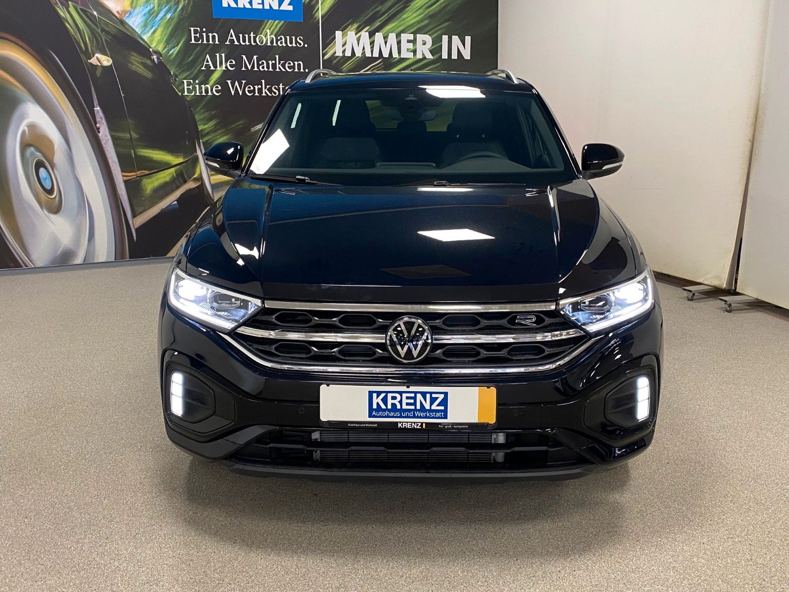 Fahrzeugabbildung Volkswagen T-Roc 1.5 TSI DSG R-Line+ACC+iQ Light MATRIX+18"