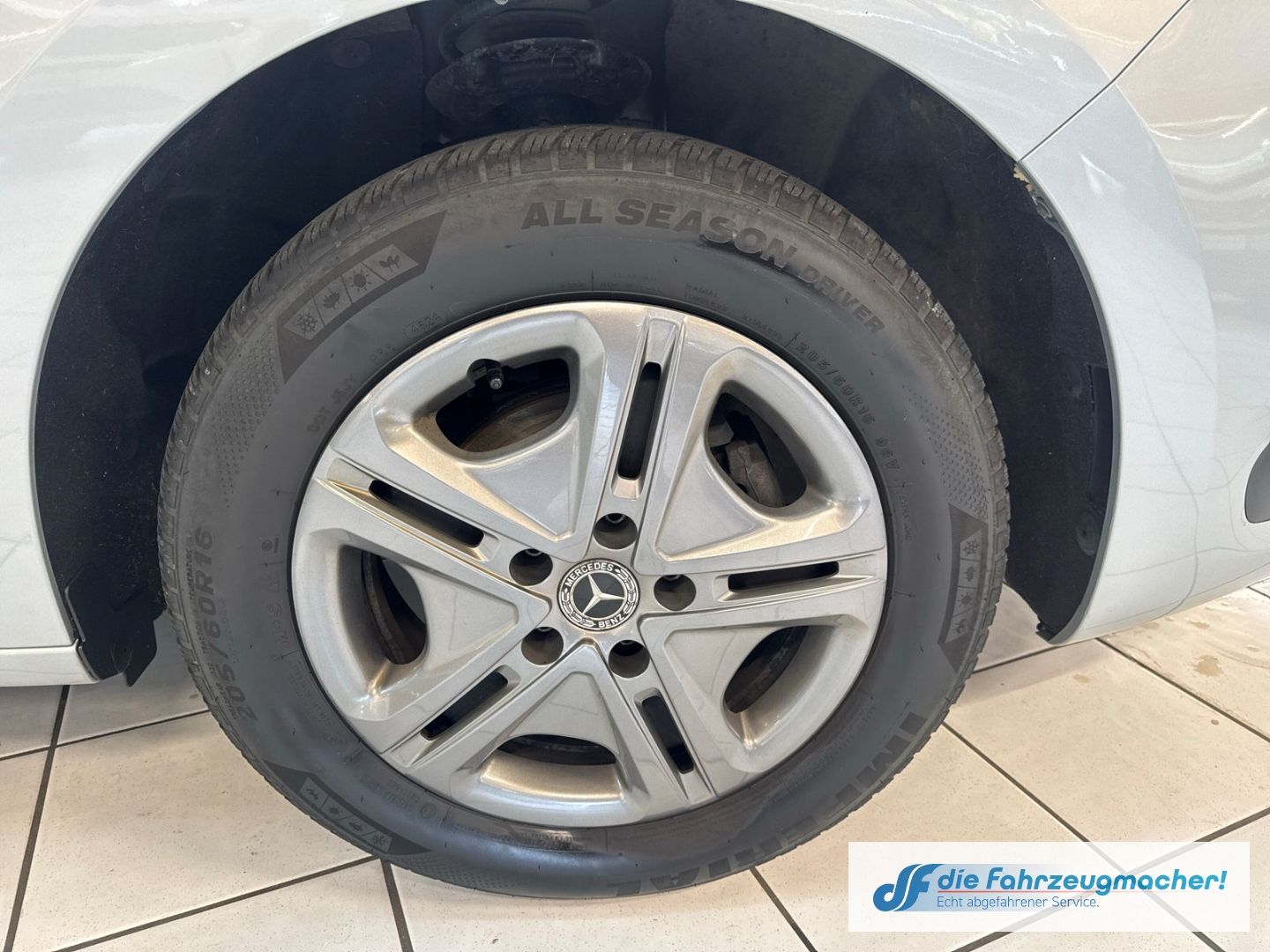 Fahrzeugabbildung Mercedes-Benz Citan Kombi 113 Tourer AHK DAB SHZ Totwi Spur.Ve
