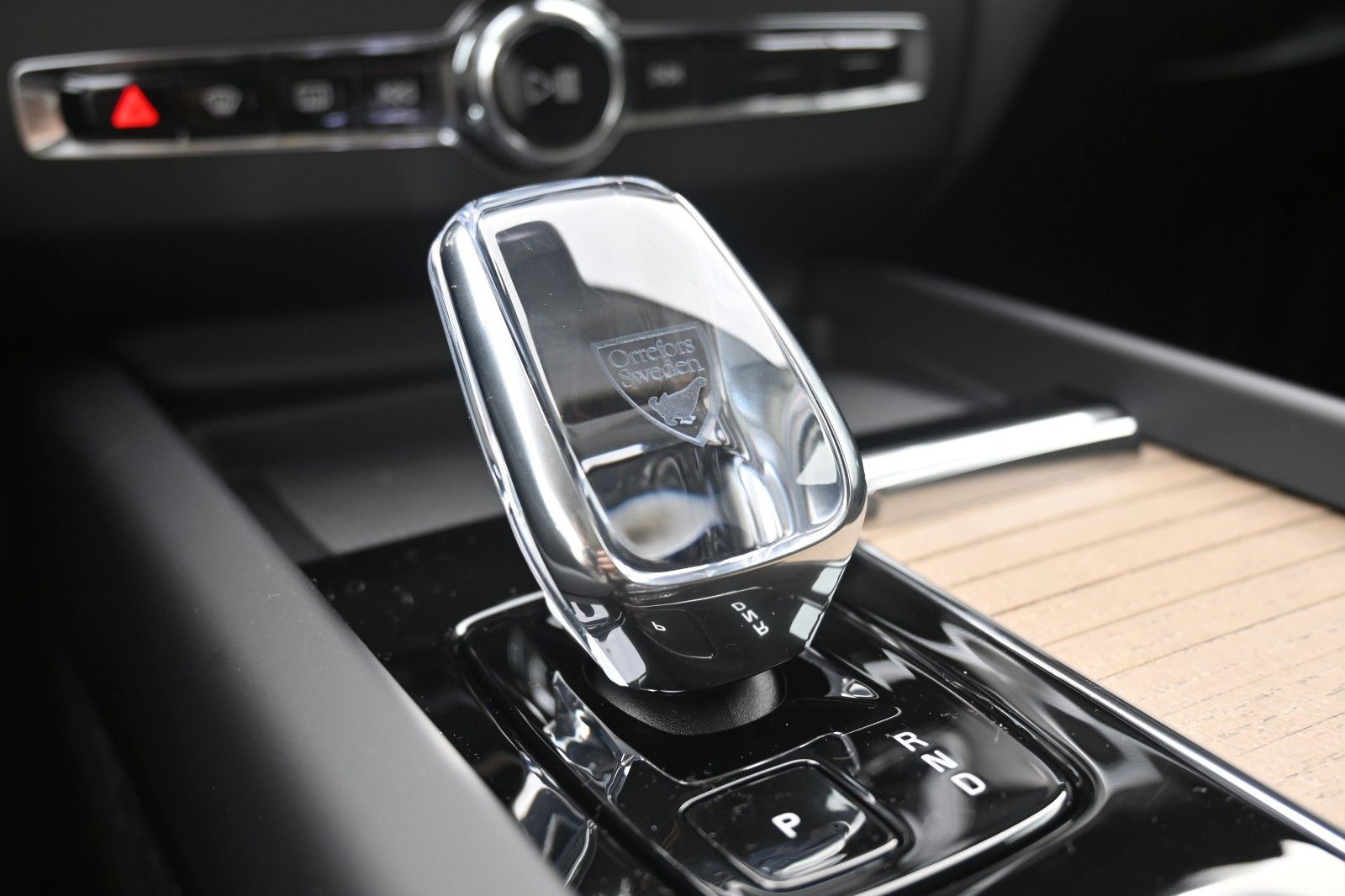 Fahrzeugabbildung Volvo XC60 Recharge T6 AWD Plus Dark