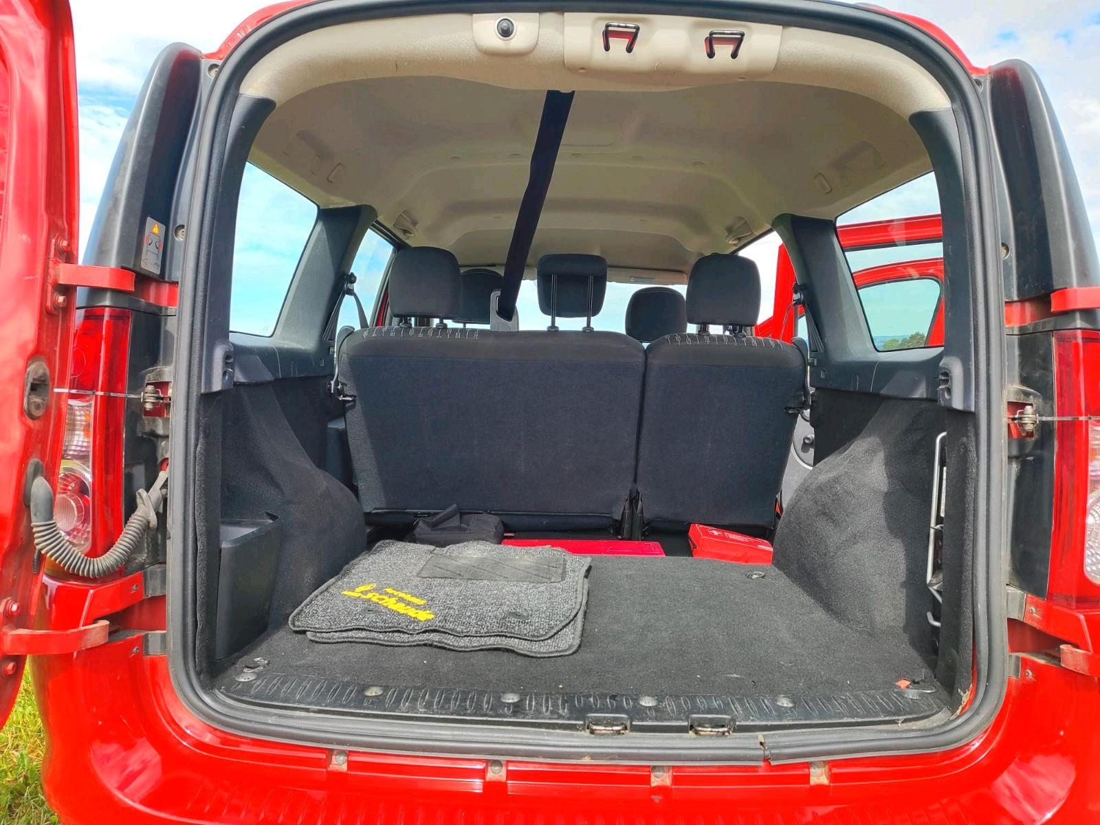 Dacia Logan 2011 — photo 5