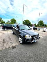 Volvo XC 90 schwarz mit Rear Infortaiment ... - gebrauchte Volvo XC90 aus dem Jahr 2011