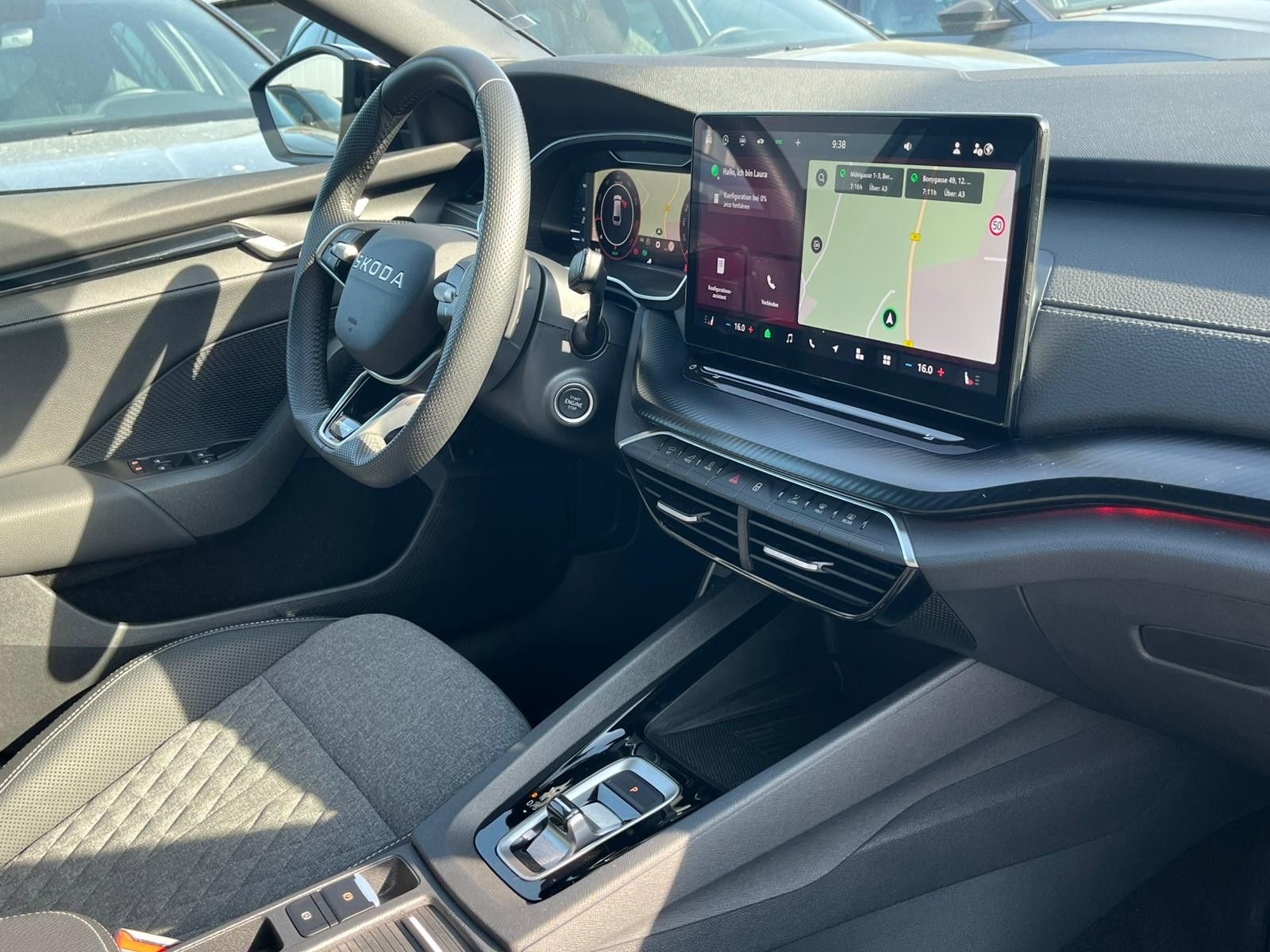 Fahrzeugabbildung SKODA Octavia 1.5 DSG Sportline PANO*MATRIX*AHK*5J.GAR