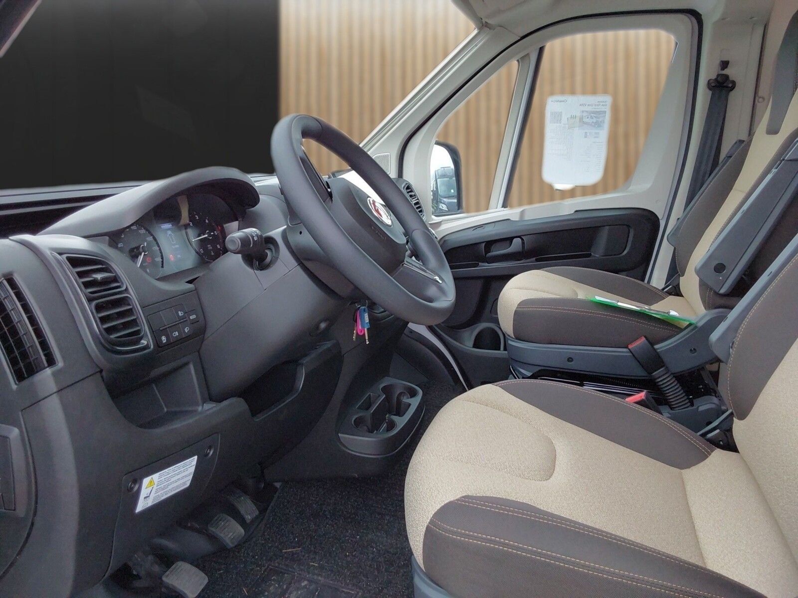 Fahrzeugabbildung Chausson Van First Line V594 Connect Paket, Zubehör Paket