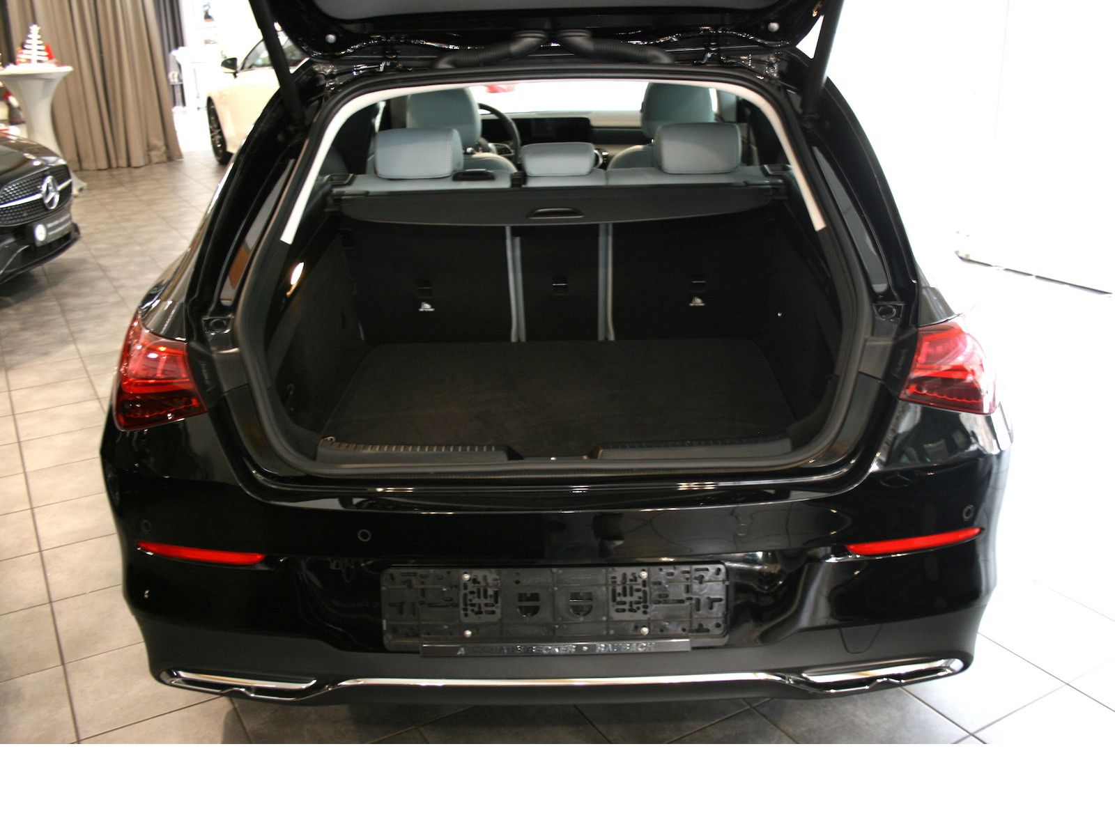 Fahrzeugabbildung Mercedes-Benz CLA 180 Shooting Brake Progres. Advanced *Pano-D