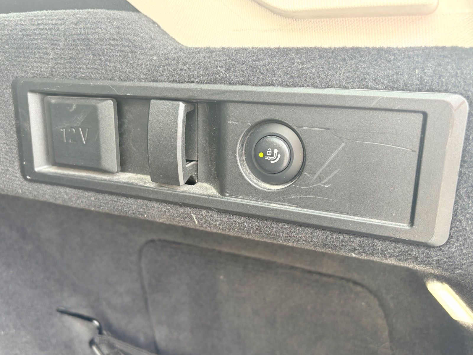 Fahrzeugabbildung BMW 320d xDrive SPORT LINE Navi Laser Standhz Leder