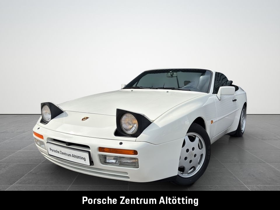 Porsche 944