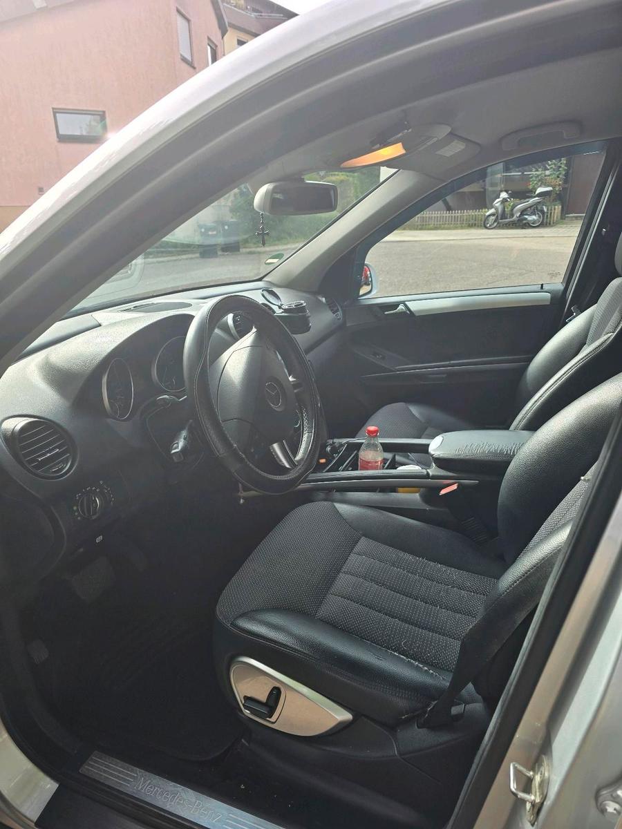 Mercedes-Benz ML280 2005 — engine 241 HP (177kW)