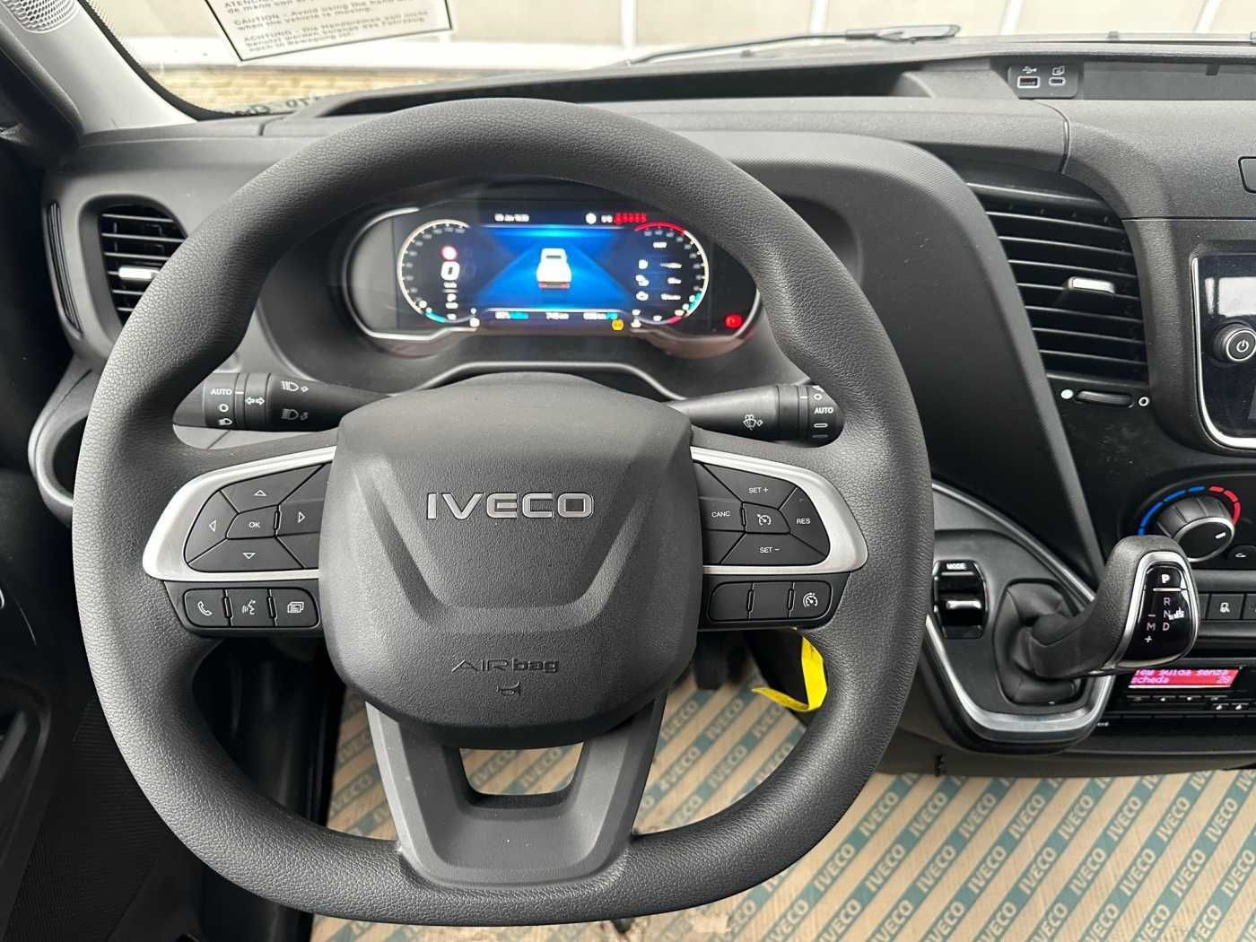 Fahrzeugabbildung Iveco Daily 50C18H A8 DoKa *AHK*Automatik*7-Sitze*