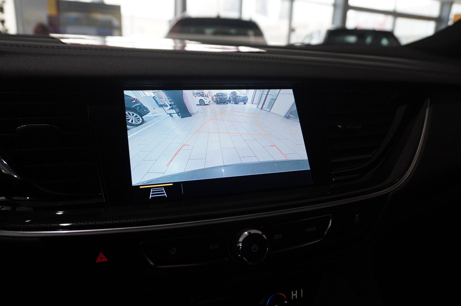 Fahrzeugabbildung Opel Insignia B ST 2.0D BUSINESS NAVI/LED/KAMERA/HUD