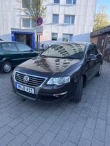 Volkswagen Passat 2.0 TDI DSG 4MOT 130kW Highline BMT H... - Volkswagen Passat aus 2010: 2.0