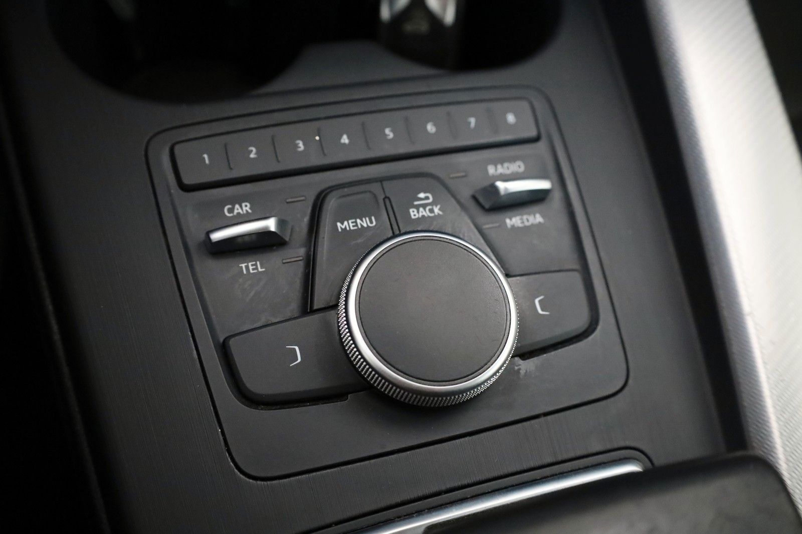 Fahrzeugabbildung Audi A4 Lim. S Line ext. Xenon,SH,PDC,Allwetter